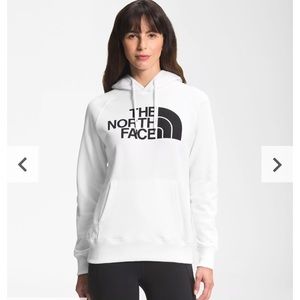 Women’s white north face hoodie size medium. Brand new never been used